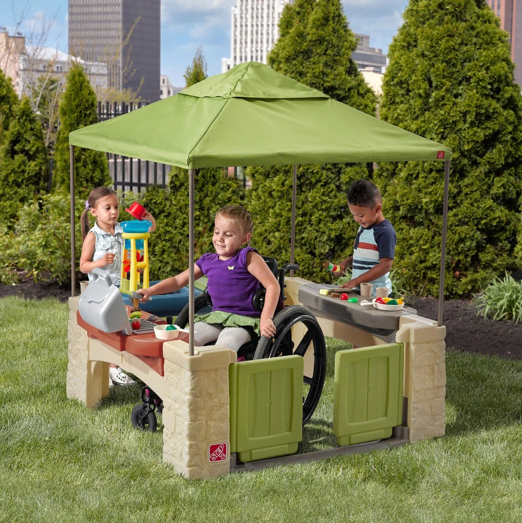 Patio de Juegos Todo en Uno con Toldo™ – Área de Juego Exterior con Zona de Barbacoa y Estación de Arena y Agua